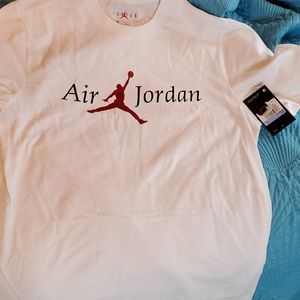 Mens medium air Jordan tee